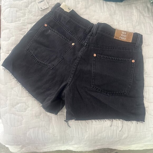 NWT We The Free Black Room Rocker High Rise Cut Off Denim Shorts Size 30 - Picture 4 of 6